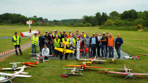 FunCub40ansDuClub.jpg (387472 octets)